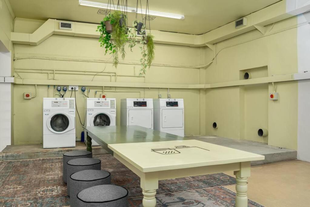 Central Modern City Escape Apartment! Κέιπ Τάουν Εξωτερικό φωτογραφία