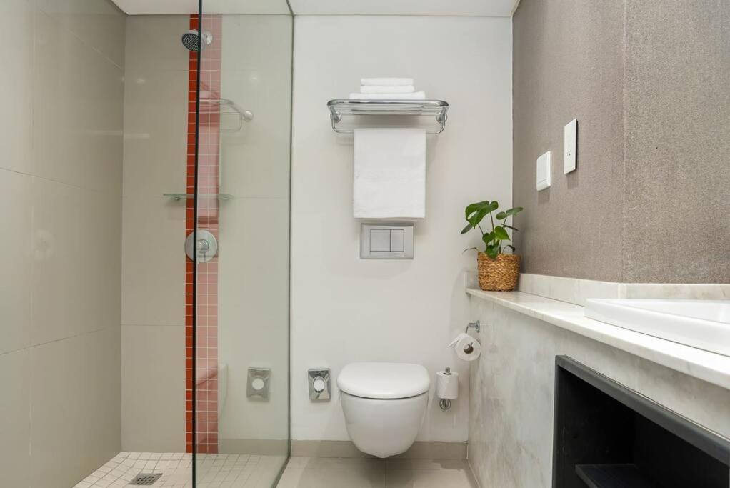 Central Modern City Escape Apartment! Κέιπ Τάουν Εξωτερικό φωτογραφία